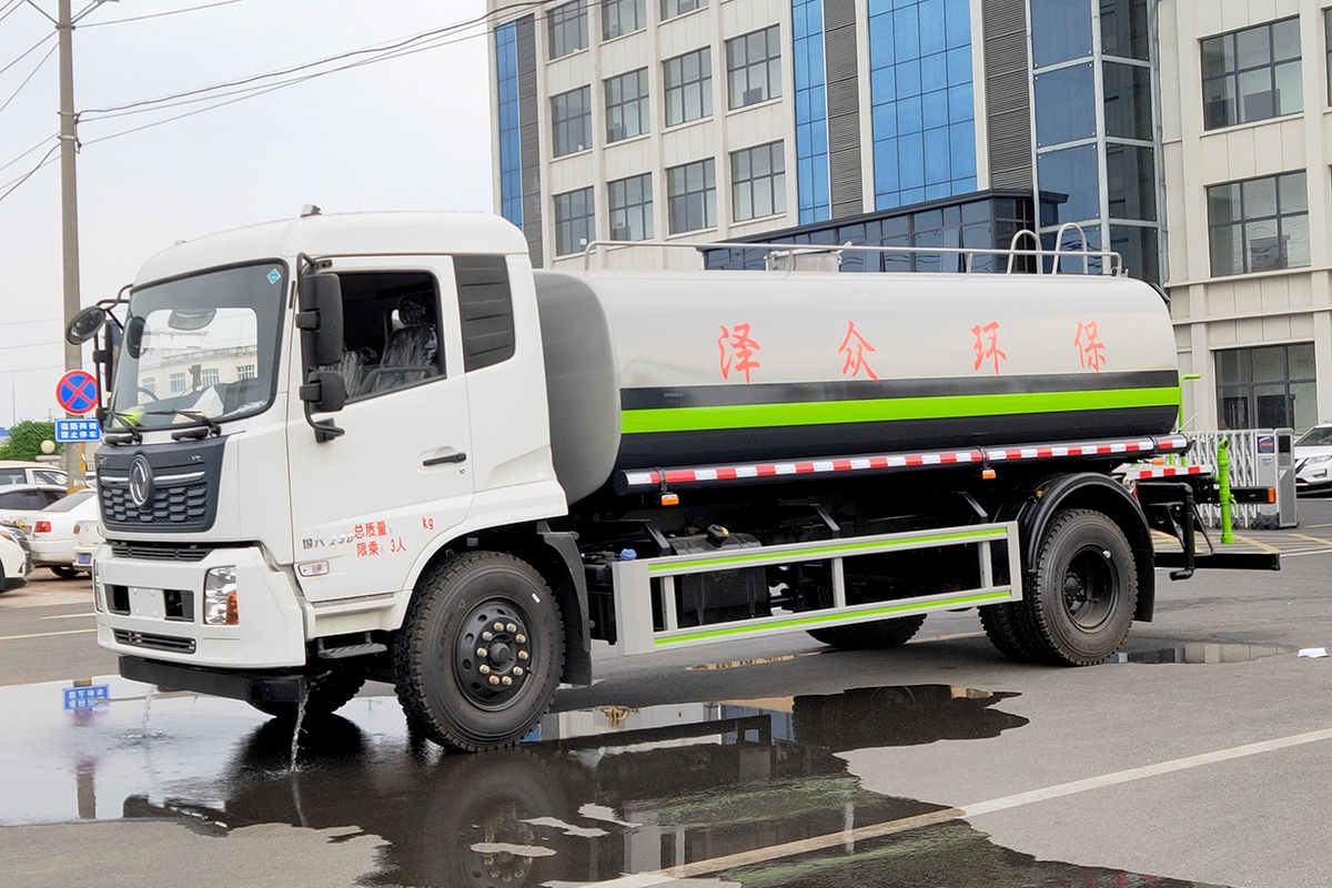 宏宇东风14m³洒水车